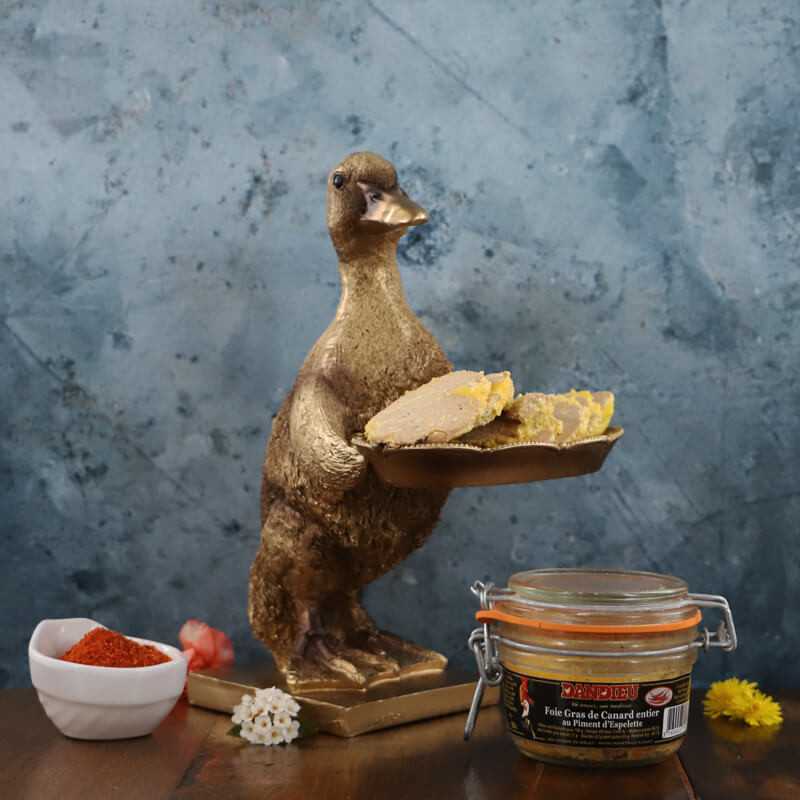 foie gras de canard entier du sud-ouest en conserve au piment d'Espelette tranché