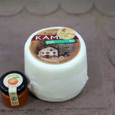 Kamiku frais au bifidus d'environ 600 grammes accompagné d'un pot de confiture de pêches