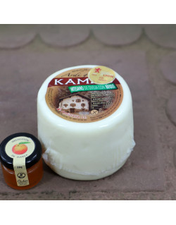 Kamiku frais au bifidus d'environ 600 grammes accompagné d'un pot de confiture de pêches